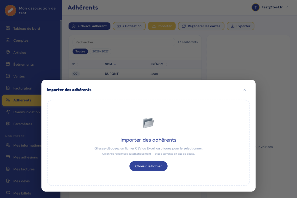 Fenêtre d'import des adhérents avec la zone de dépôt d'un fichier CSV ou Excel.